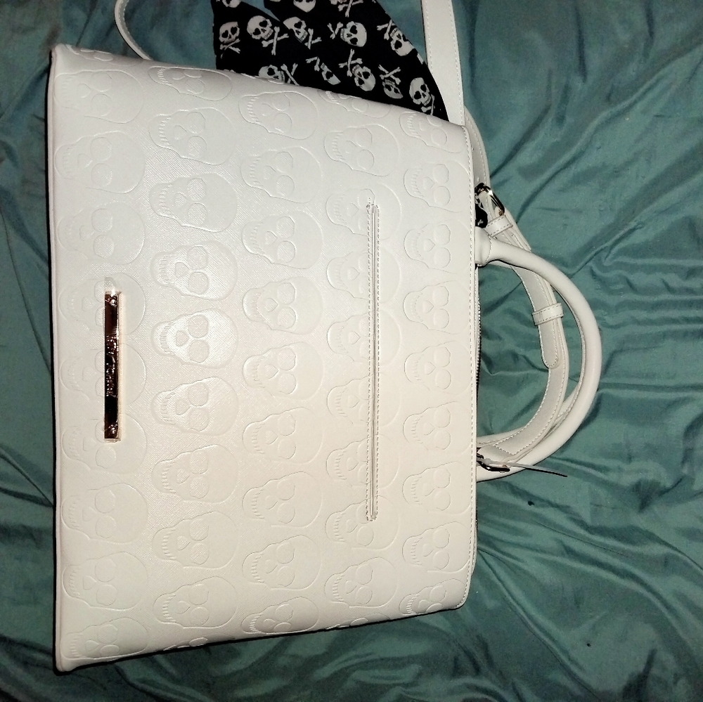 Betsey Johnson White Skull Purse